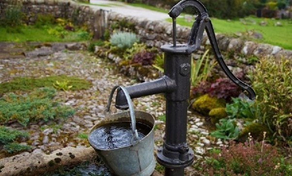 nước giếng khoan được bơm trực tiếp từ lòng đất