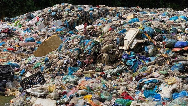 Rác thải là nguyên nhân gây ô nhiễm nguồn nước