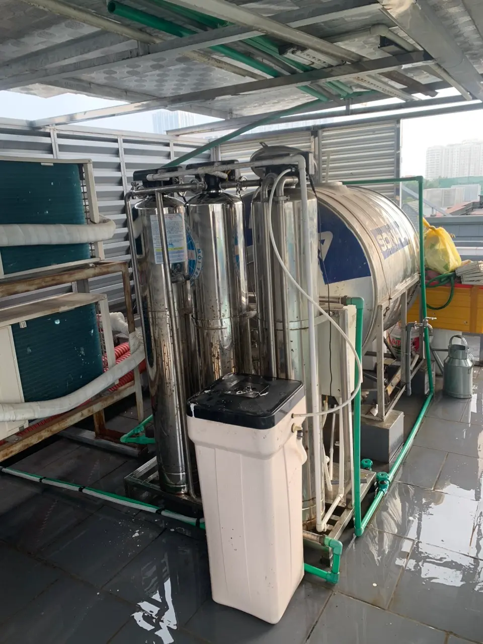 thay vật liệu lọc cho cụm lọc máy ro công nghiệp