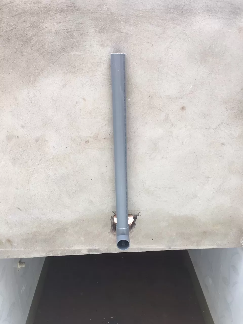 Đường ống dẫn nước sau lọc ra ngoài