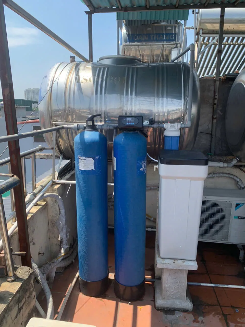 xử lý nước sinh hoạt đầu nguồn 2 cột lọc - có lọc canxi làm mềm nước