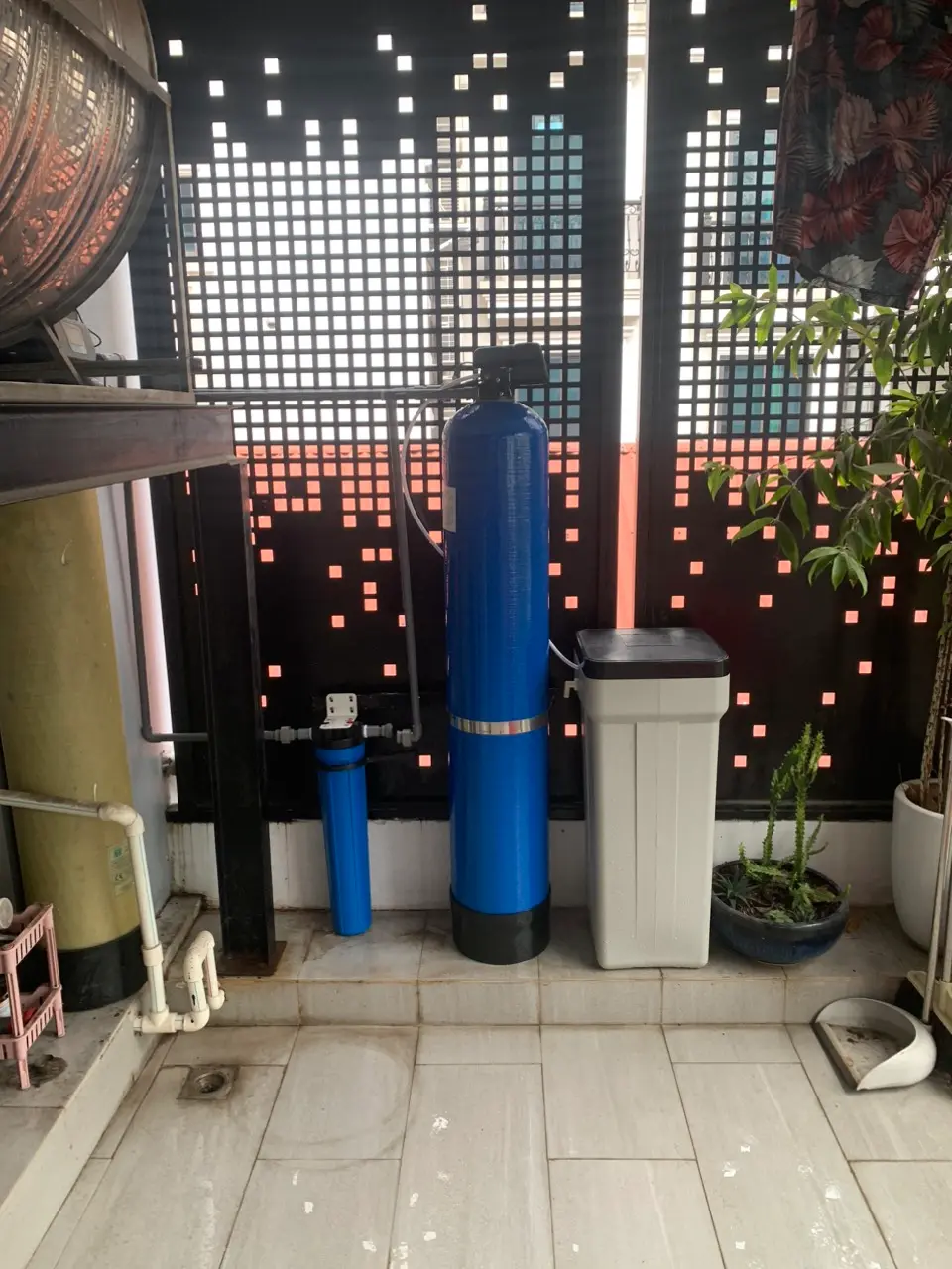 Thiết bị xử lý nước cứng sử dụng van tự động được lắp đặt tại Hà Nội